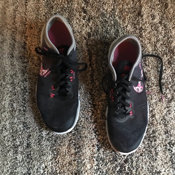 Black Nikes - Picture 2 of 2